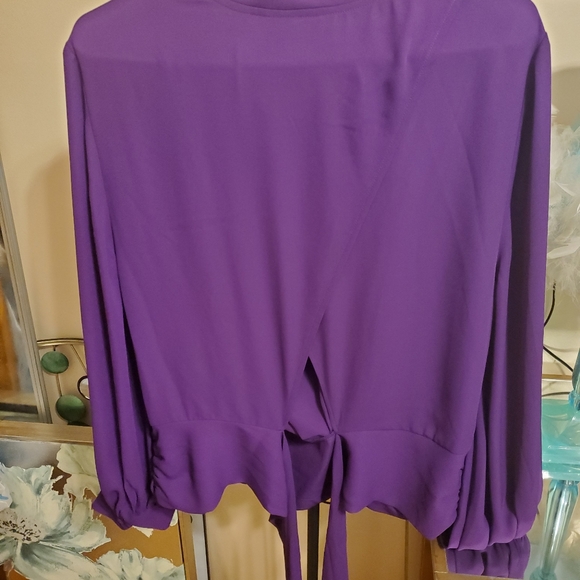 Tie Back wrap blouse - Picture 5 of 7